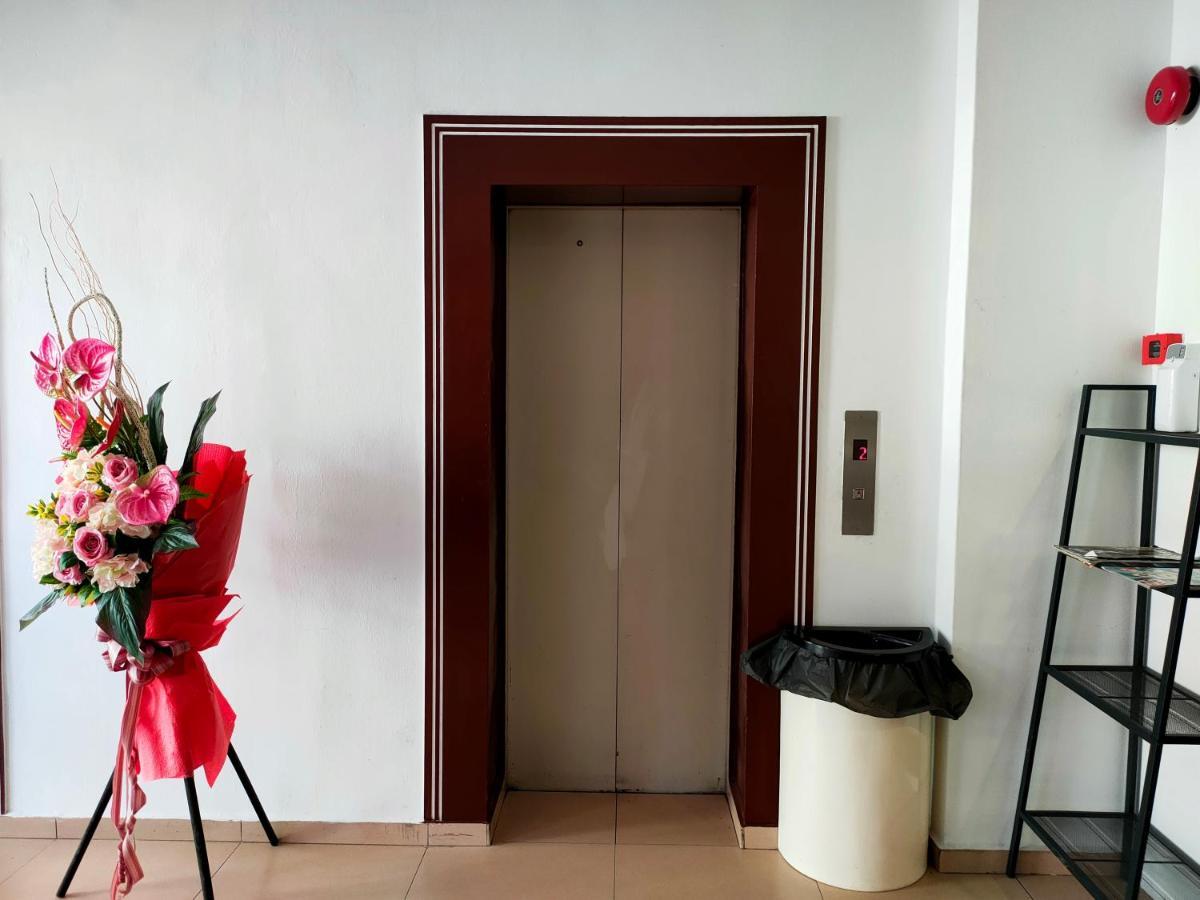 Mrc Hotel Melaka Raya Exterior foto